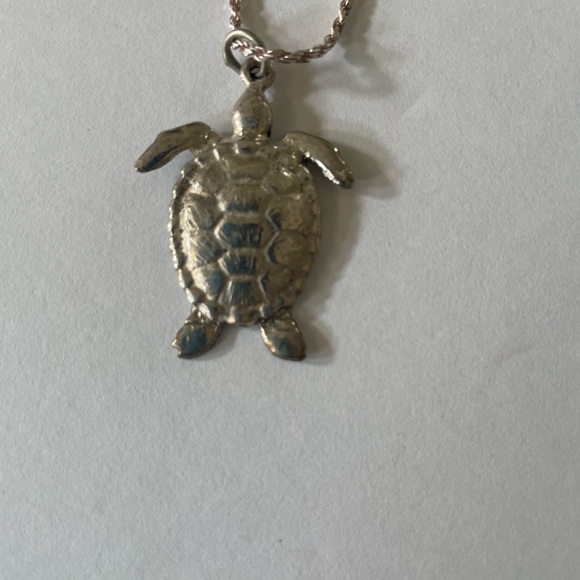 NWT Sterling Silver Sea Turtle Charm And Necklace 16 Inches - Picture 3 of 11